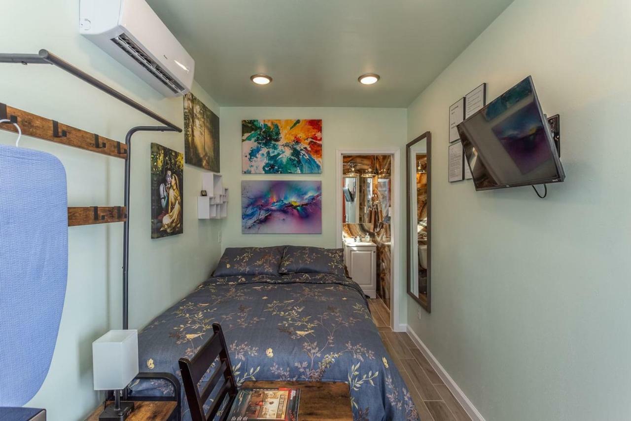 Appartamento East Downtown Micro-Luxe Container Living Pod #9 Houston Esterno foto